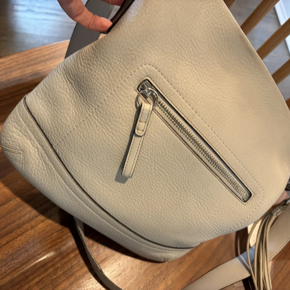 Coach Cream Leather Shoulder Hobo Bag - Picture 2 of 6